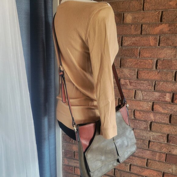 Simply Noelle Olive/Brown Crossbody Adjustable Strap - 3 Ext/2 Int Pockets - Picture 3 of 15